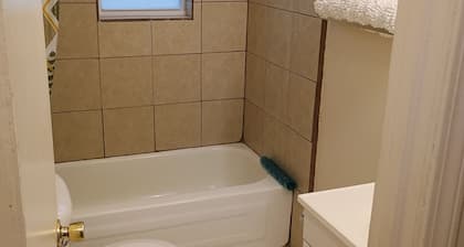 Charming 2-bedroom house in peaceful Greenwood near Caverns SP. No pet fee.