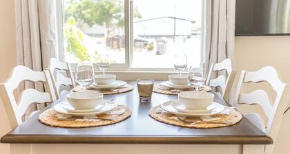 Fantastic 3-bed single house with kitchenette & AC