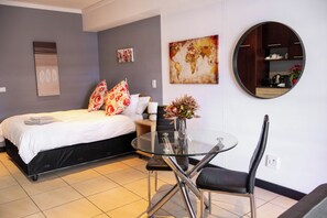 1 chambre, fer et planche à repasser, Wi-Fi, draps fournis