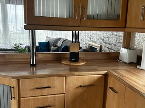 Mobile Unterkunft, 2 Schlafzimmer, Terrasse | Innenbereich