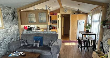 Cozy 2-bedroom Mobile Home in Kirkcolm With Sea Views