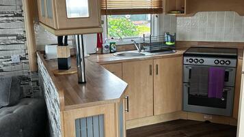 Mobile Home, 2 Bedrooms, Patio | Interior