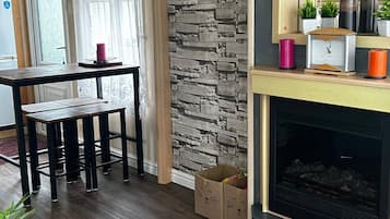 Mobile Home, 2 Bedrooms, Patio | Dining