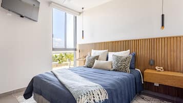 2 bedrooms, desk, iron/ironing board, WiFi (free)