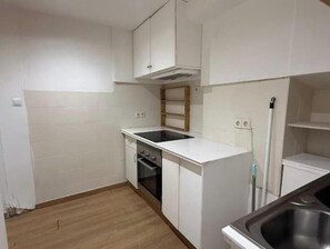 Private kitchen - Charming Studio in Baixa-Chiado - Close to Lisbon's Main Landmarks (Lisboa)