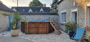 Property grounds - Charming detached house with swimming pool close to climbing sites (Oncy-sur-École)