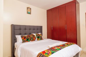 Room - Central Location + Family Comfort + Free Parking (Pridelands)
