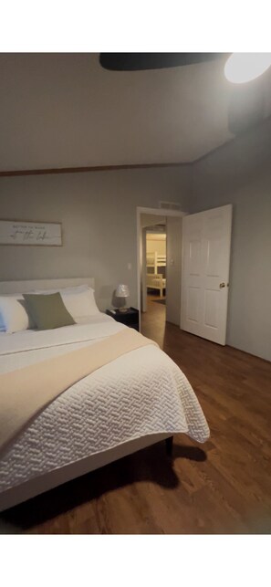 3 bedrooms, WiFi, bed sheets