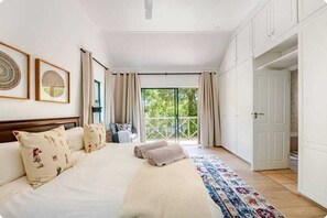 Room - Stylish, Secure, Fast Wi-FI Home Near Sandton With Private Entrance & Garden (Sandton)