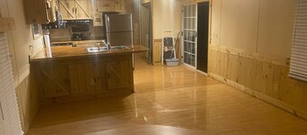 Cozy Beautiful Lake
Hartwell property lakefront cabin/home