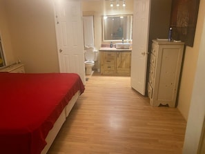 Room - Cozy Beautiful Lake
Hartwell property lakefront cabin/home (Fair Play)