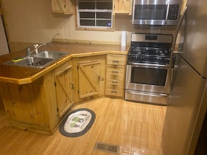 Private kitchen - Cozy Beautiful Lake
Hartwell property lakefront cabin/home (Fair Play)