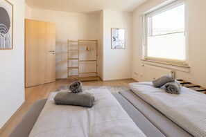 2 bedrooms, WiFi, bed sheets