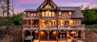 Pirate Themed Pool/HotTub/Theater/Games/Sleeps 18 - Treasure Cove