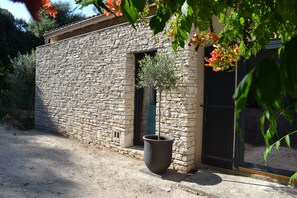 Exterior - Small house near Uzes and the Pont du Gard, ideal for 2 or 4 people (Saint-Maximin)