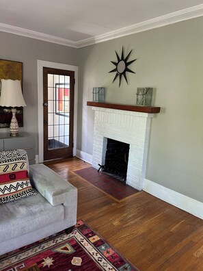 Living area - Cleveland Clinic, 7 minutes from: Rex2 (Cleveland Heights)