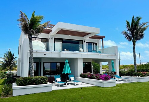 Experience island living just steps from the beach in beautiful Grand Turk.