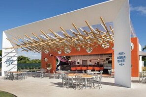 Outdoor dining - Relaxing studio sleeps 4 no kitchen resort with AC in superb Punta Cana (Punta Cana)