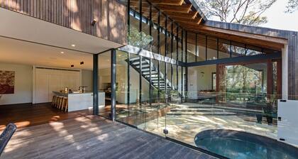 Stay 3 for 2 this Winter* plunge pool/pet friendly