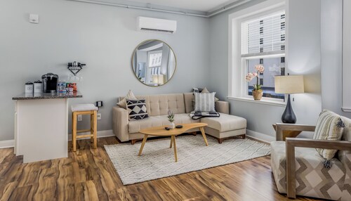 Modern 1BR in Downtown Wilmington Near Riverwalk & Restaurants