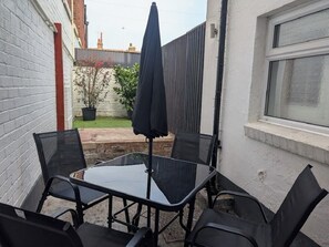 Outdoor dining - Margate Sands Maisonette next to the Old Town near the beach and Turner gallery (Margate)