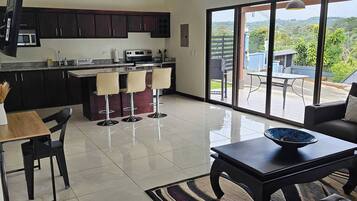 House, 3 Bedrooms, Balcony | Interior