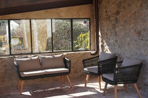 Interior - Farmhouse with swimming pool in the landscape of the Volcanic Zone of the Garrotxa. (Les Planes d'Hostoles)