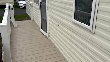 Mobile Home, 3 Bedrooms, Balcony | Exterior