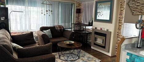 Mobile Home, 3 Bedrooms, Balcony | Living room