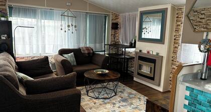 Lovely and Comfy 3-bedroom Mobile Home Retreat in Kirkcolm