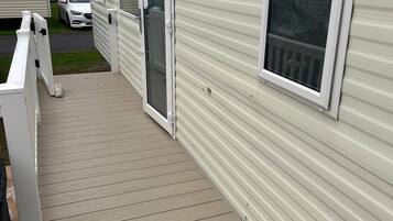 Mobile Home, 3 Bedrooms, Balcony | Exterior