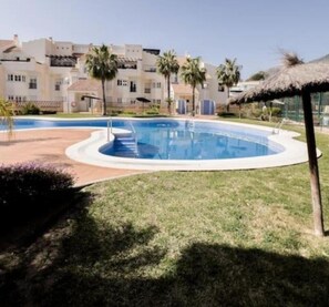 Pool - Spacious family Home, sea view terrace, pool & 2 parking spaces (Benalmádena)