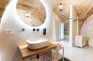 Suite | Bathroom | Bidet