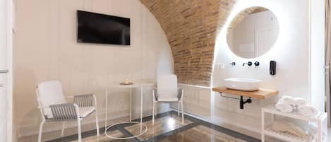 Suite | Tabla de planchar con plancha y wifi gratis