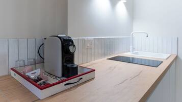 Classic Apartment, City View | Interior