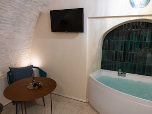 Chambre Double Exclusive | Bain à remous privé