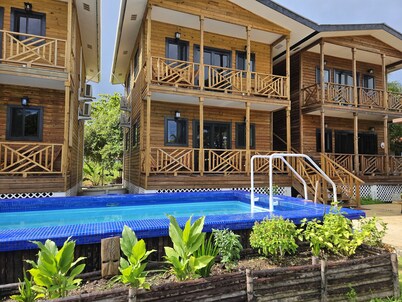 VBI3 Clean studio condo - Pool, close to the beach, AC, hot water, and wifi