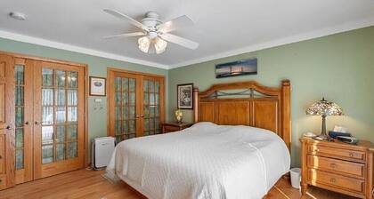 New Cozy Harbor Springs Rental - Sleeps 12+ - Close to Golf, Trails, Ski & Towns