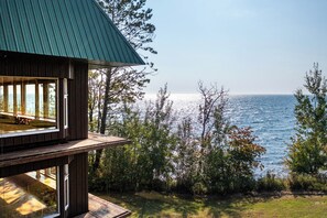 Property grounds - Stunning Lakehouse in Castle Danger (Two Harbors)