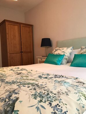 2 bedrooms, Internet, bed sheets