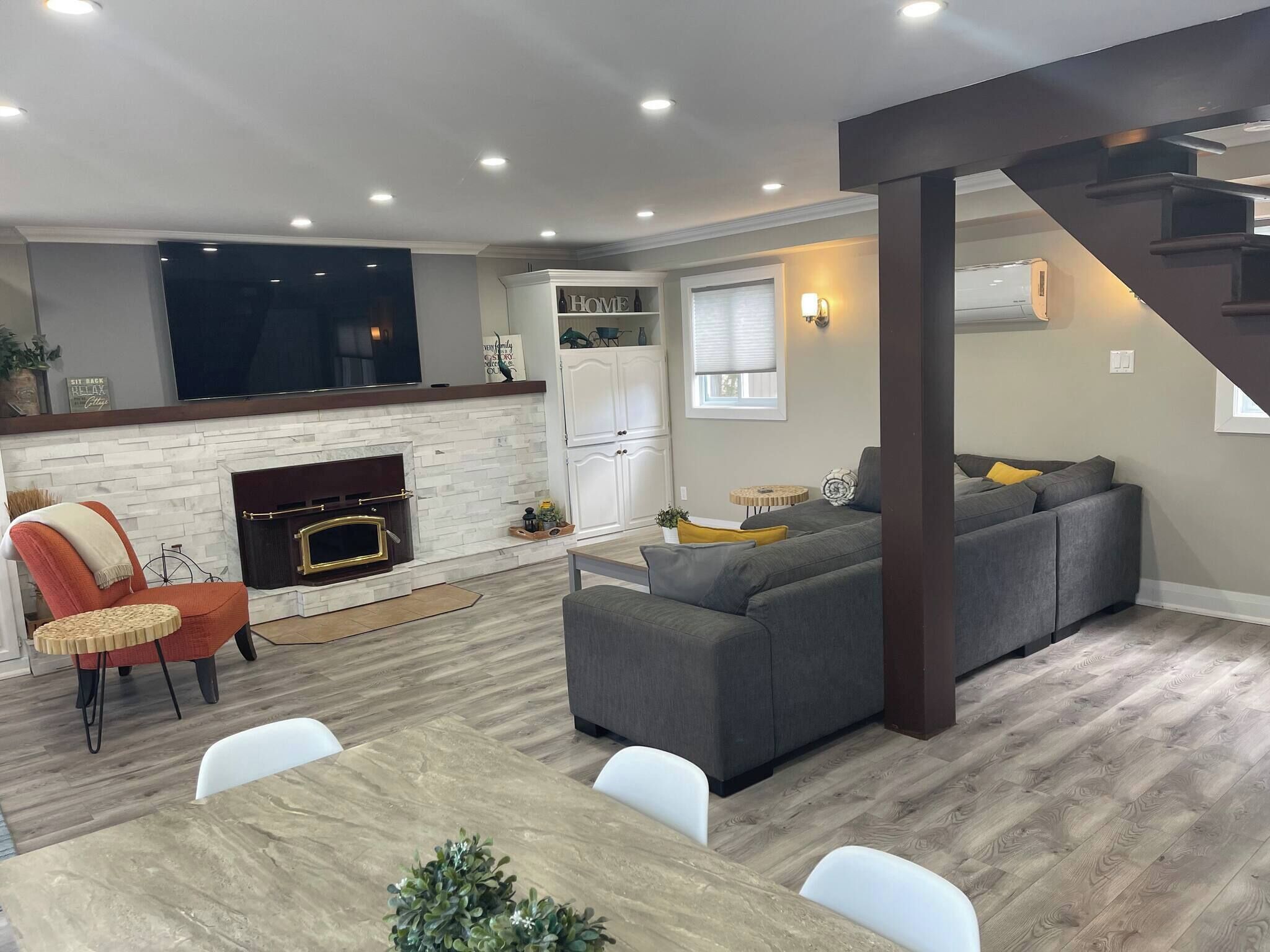 House, 4 Bedrooms, Balcony | Living room