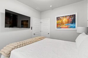 3 bedrooms, free WiFi, bed sheets - Beach Escape • Game Room • Pond View • Pool (Myrtle Beach)
