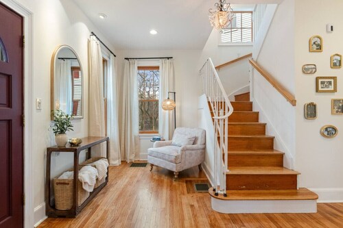 Riverfront Escape Near Boston & Transit w/ Parking