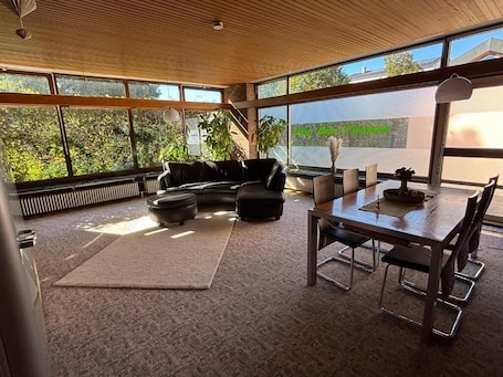 Interior. Urban Oasis Friedberg