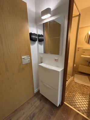 Bathroom - Urban Oasis Friedberg (Friedberg)