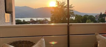 Lake view idyll Tegernsee, beautifully furnished with mountain and lake view