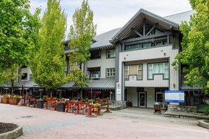 Exterior - Glacier Lodge | Ski-In/Out 2BR with Fireplace & Vaulted Ceilings (Whistler)