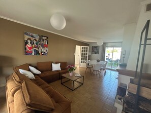 Smart TV, computer monitors - Vacation home 200m from the beach, port and shops. (La Turballe)