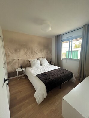 2 bedrooms, iron/ironing board, WiFi, bed sheets - Vacation home 200m from the beach, port and shops. (La Turballe)