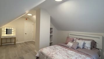 3 bedrooms, iron/ironing board, free WiFi